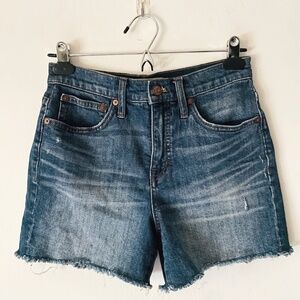 Madewell Size 25 High-Waist Vintage Distressed Denim Shorts